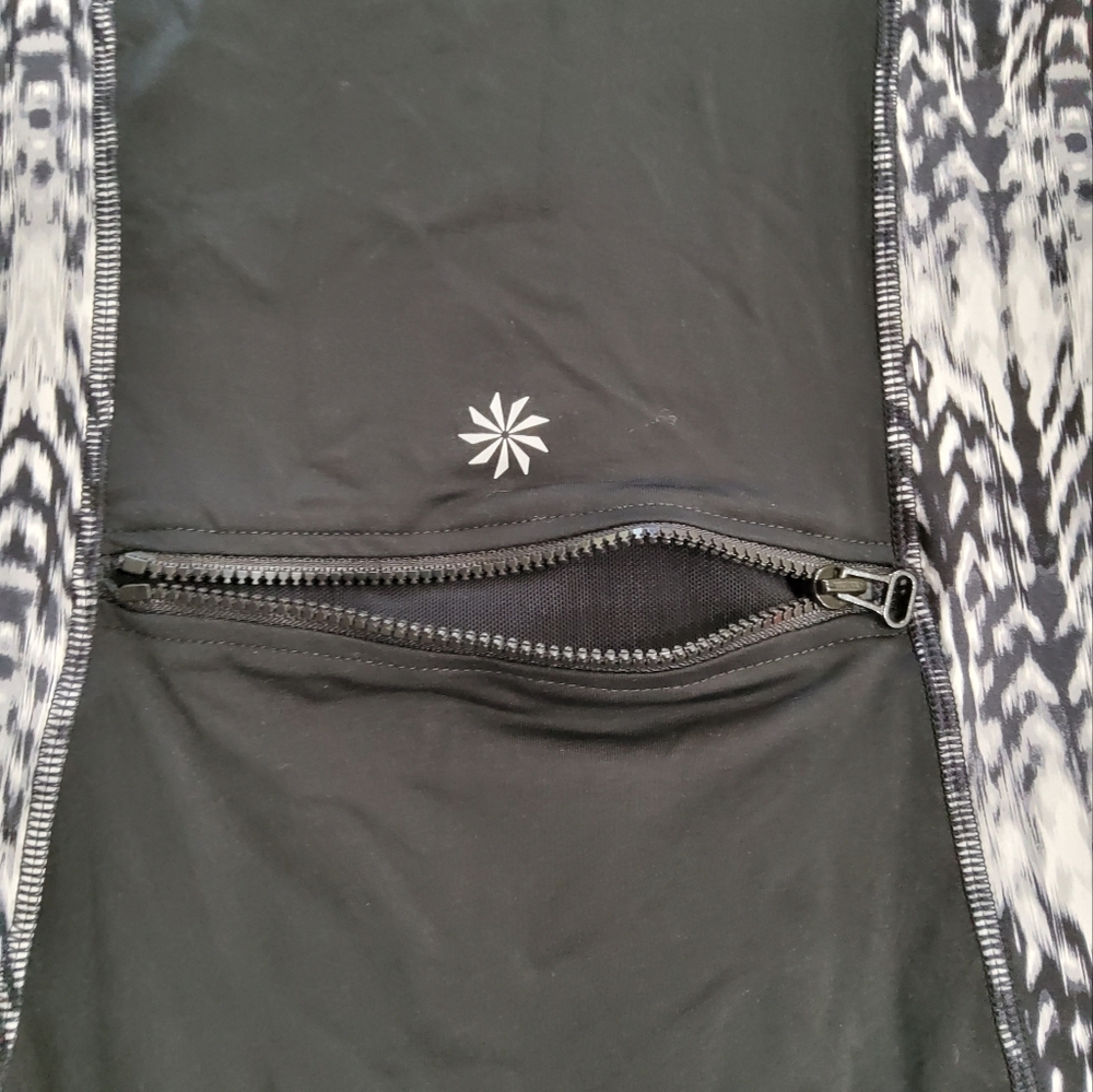 Athleta Long Sleeve Surf Top Size L - Picture 10 of 10